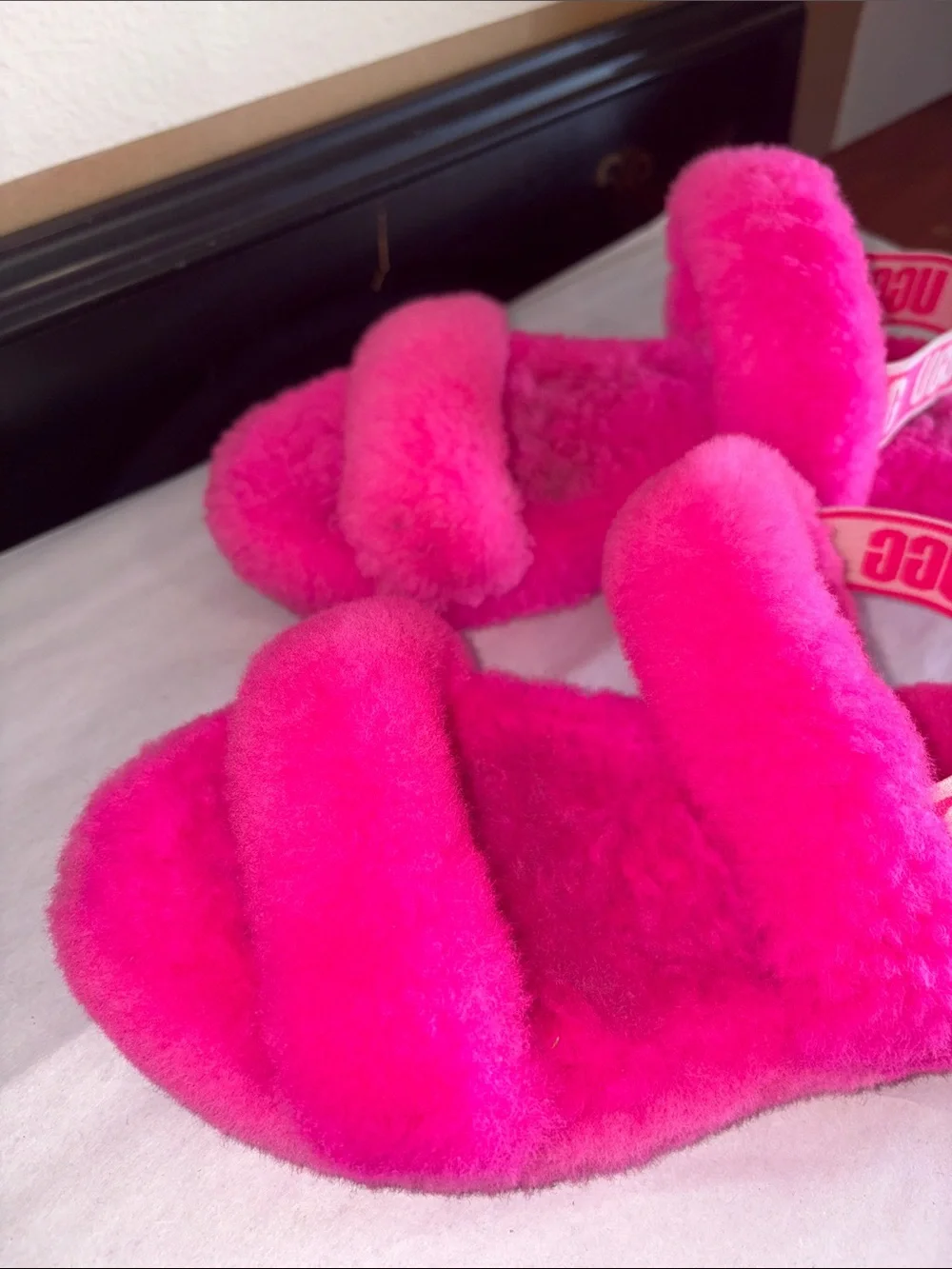 UGG Hot Pink Shearling Slide Sandals 🩷🩷🩷